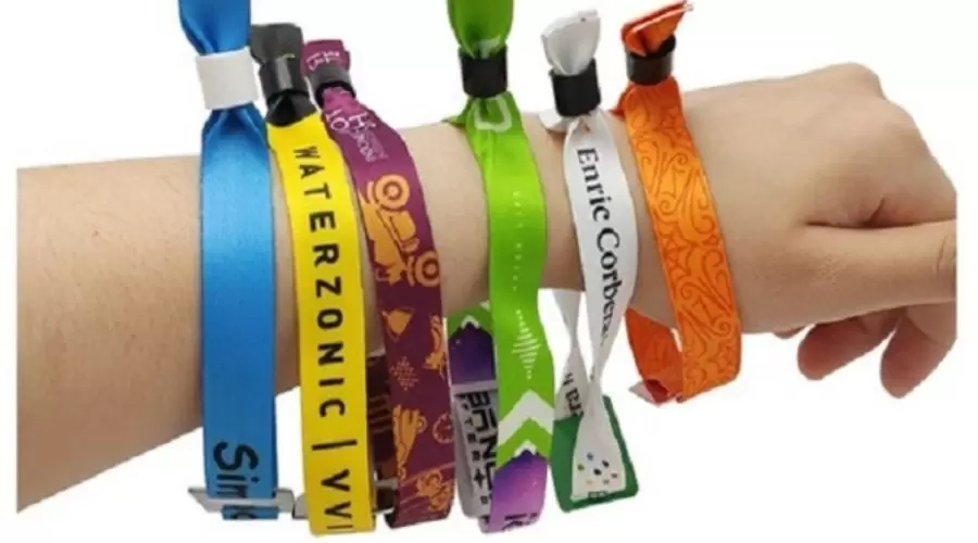 Innovative Connectivity: The Role of NFC Tags and Bracelets